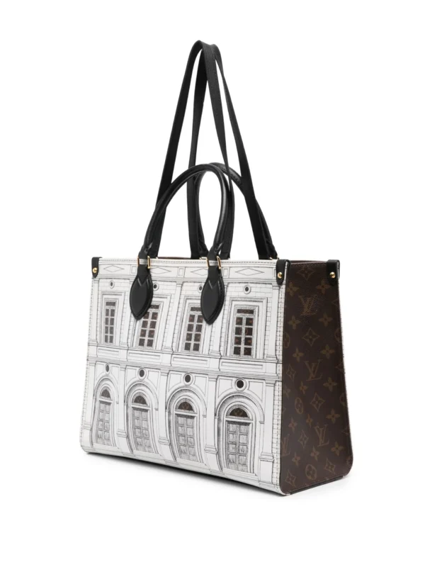 x Fornasetti 2021 OnTheGo Architettura MM Handtasche – Bild 3